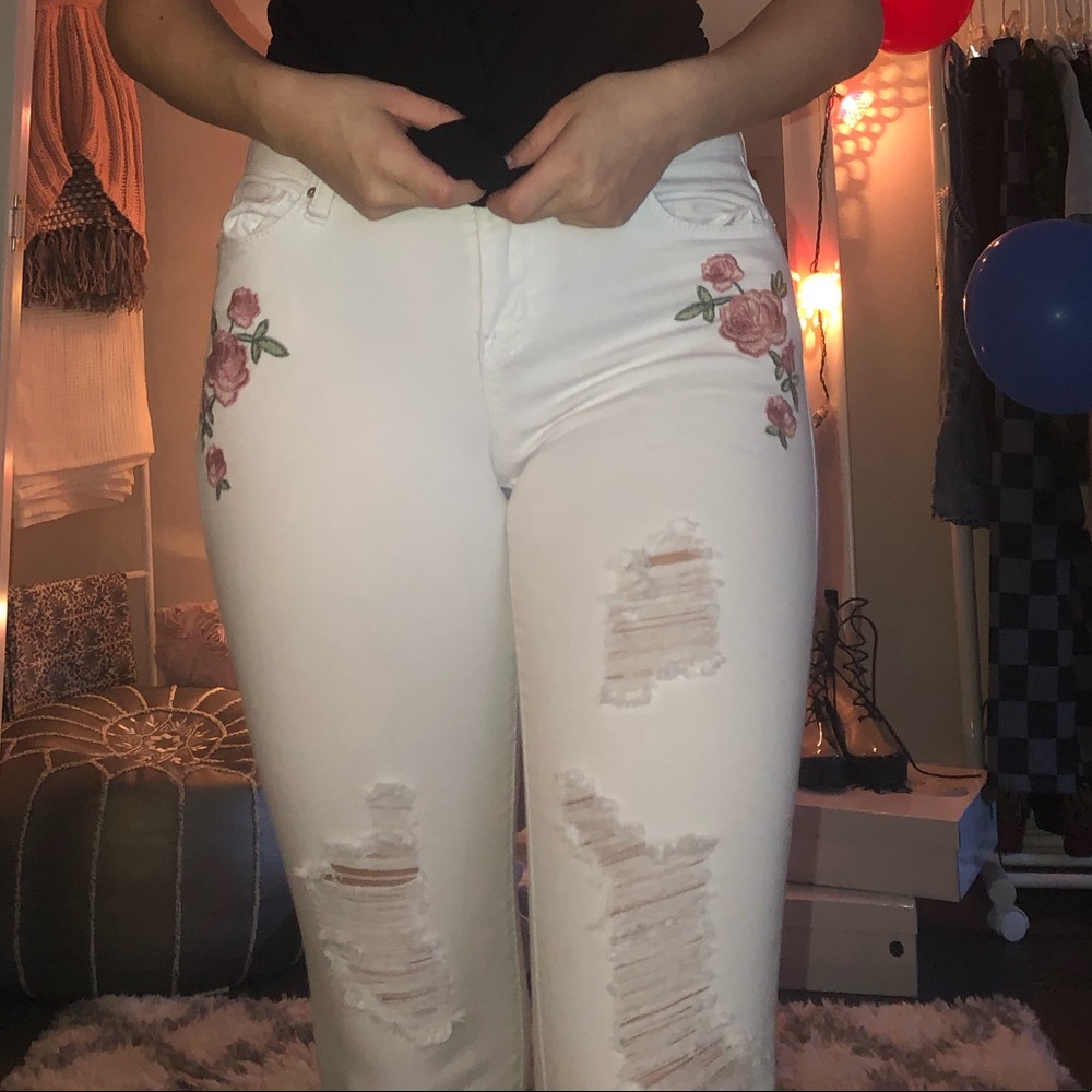 White skinny jeans